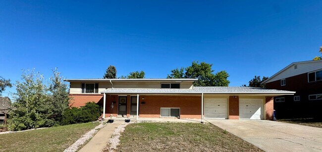 1022 S Arbutus St-Unit -1024 in Lakewood, CO - Building Photo - Building Photo