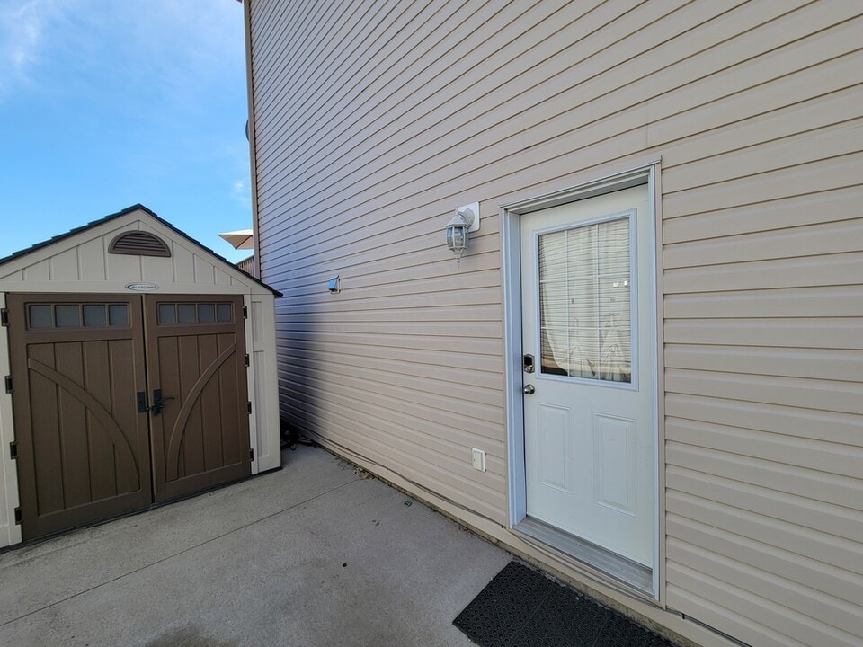 201 26 St in Cold Lake, AB - Building Photo