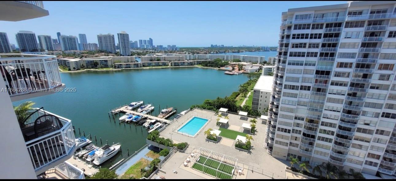 18071 Biscayne Blvd, Unit 1704 in Aventura, FL - Building Photo