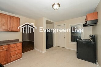 3227 Struble Rd in Cincinnati, OH - Building Photo - Building Photo