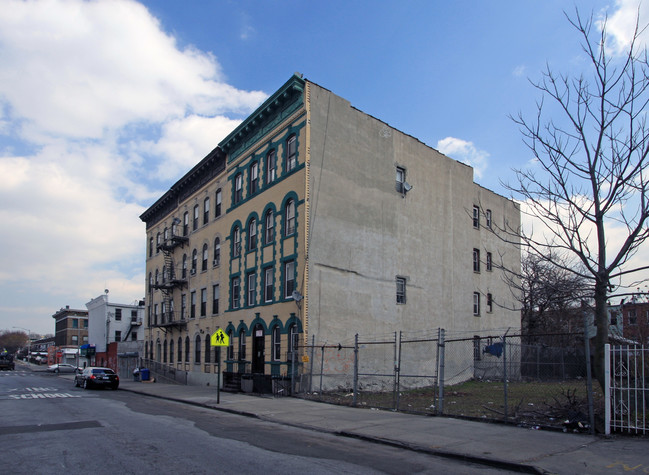 1118 Madison St in Brooklyn, NY - Building Photo - Building Photo