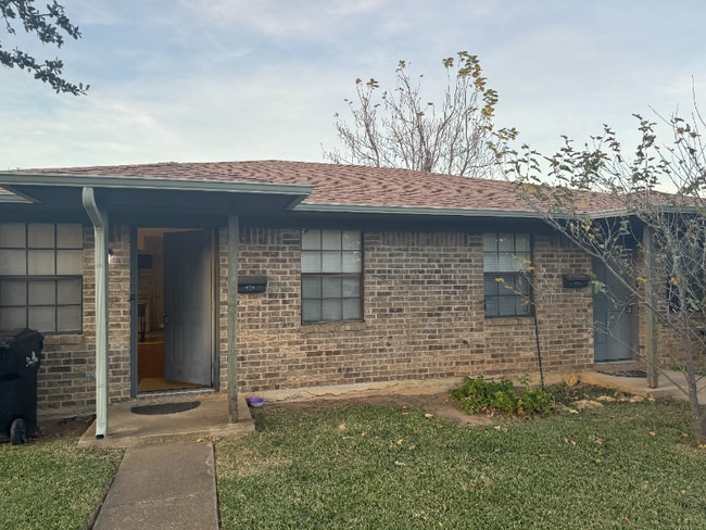 property at 1611 W Elm St