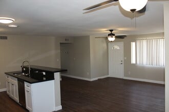 819 E Fountain St in Mesa, AZ - Foto de edificio - Building Photo