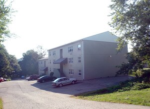 Perry Highway Apartments in Pittsburgh, PA - Foto de edificio - Building Photo