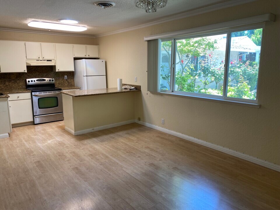 15 Sage Ct, Unit Gorgeous In-Law Apartment in Walnut Creek, CA - Building Photo