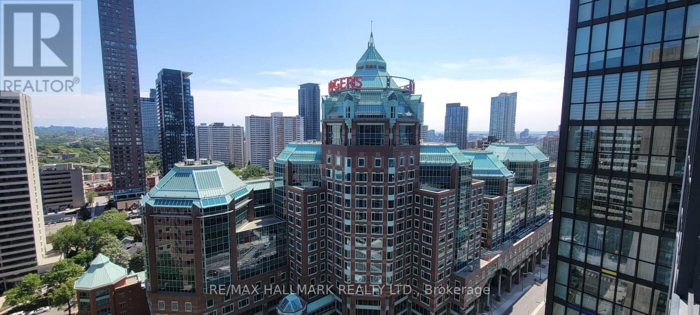 28 Ted Rogers Way in Toronto, ON - Building Photo