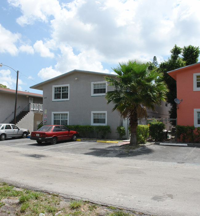 624 SW 16th Ave in Fort Lauderdale, FL - Foto de edificio - Building Photo