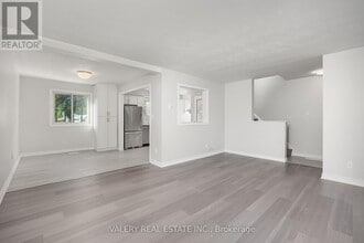 48 Clarence St in Cambridge, ON - Building Photo - Building Photo