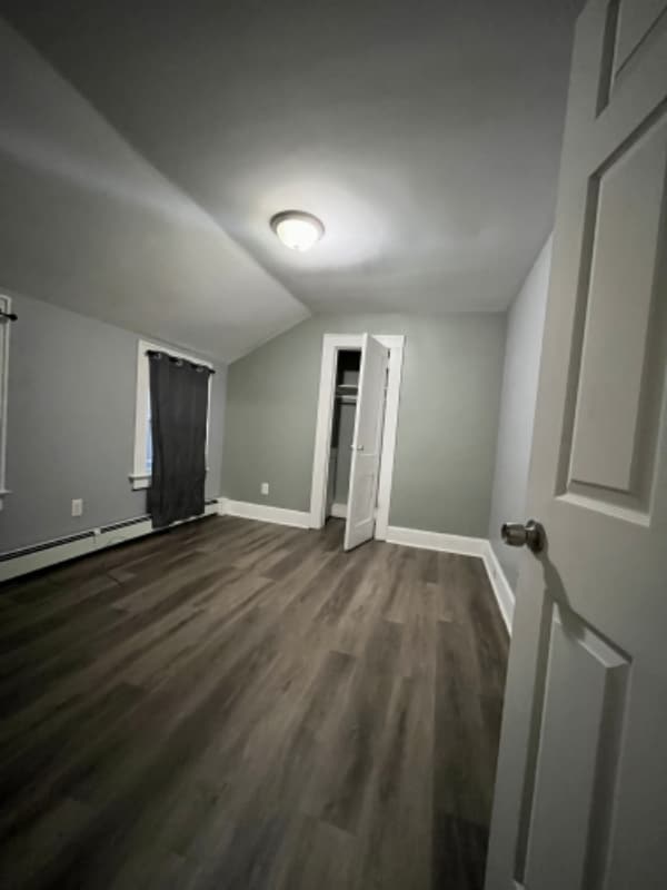 32 Llewellyn Ave, Unit 3 in West Orange, NJ - Foto de edificio - Building Photo