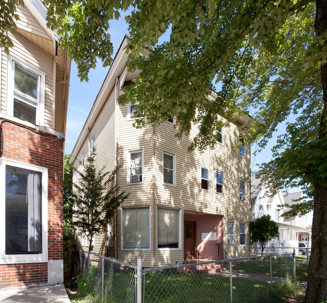 94 New Britian Ave in Hartford, CT - Foto de edificio - Building Photo