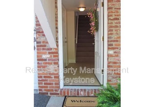 5491 Library Rd in Bethel Park, PA - Foto de edificio - Building Photo