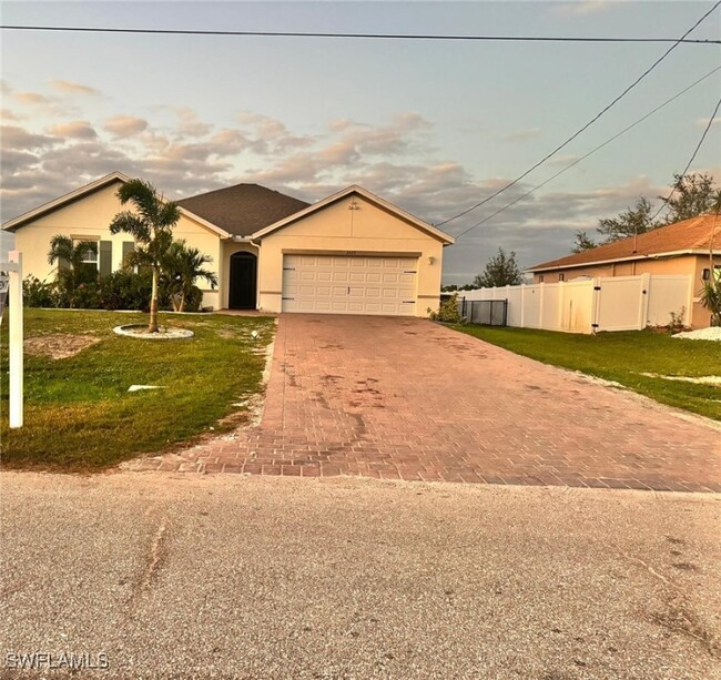 2829 NW 7th Terrace in Cape Coral, FL - Foto de edificio - Building Photo