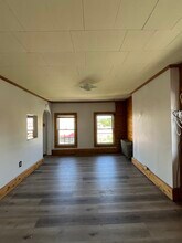 141 Lembeck Ave, Unit 3 in Jersey City, NJ - Foto de edificio - Building Photo
