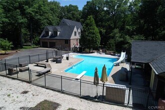 11305 Cloverhill Dr in Ashland, VA - Building Photo - Building Photo