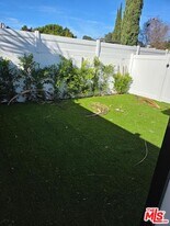 11912 Elkwood St in Los Angeles, CA - Building Photo