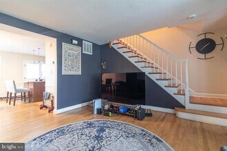 1105 Newfield Rd in Woodlawn, MD - Foto de edificio - Building Photo