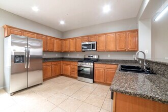 7129 Bocaire Dr in Las Vegas, NV - Building Photo - Building Photo