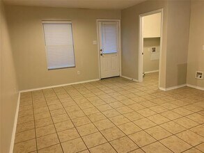 12820 Kingsgate Dr in Rhome, TX - Building Photo - Building Photo