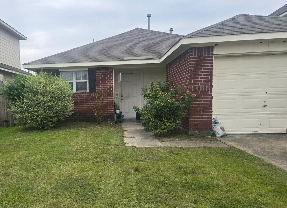 21135 Sprouse Cir in Humble, TX - Building Photo