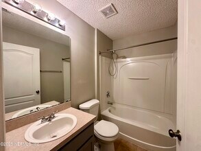 6764 Gentle Oaks Dr in Jacksonville, FL - Building Photo - Building Photo