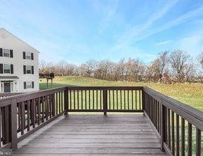 2304 Sunny Hill Cir in York, PA - Foto de edificio - Building Photo