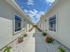 3311 Wolf Creek Ave, Unit 2 in Edinburg, TX - Building Photo