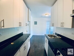 E 14 ST, Unit 23 in New York, NY - Foto de edificio - Building Photo