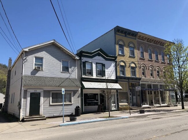 93 Main St, Unit 93 Main St.