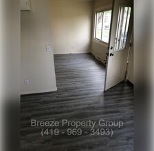 2074 Price St in Toledo, OH - Building Photo - Building Photo