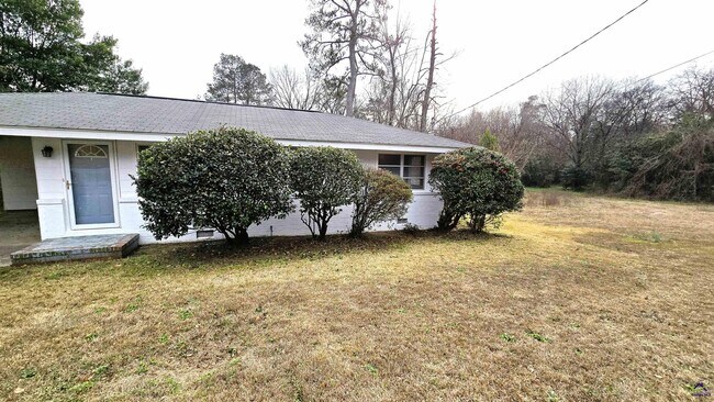114 Forrester Dr in Warner Robins, GA - Building Photo - Building Photo