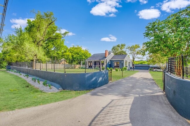 562 Neelys Bend Rd in Nashville, TN - Building Photo - Building Photo