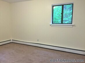 7 Gorham Ave, Unit 16 in Clinton, MA - Foto de edificio - Building Photo