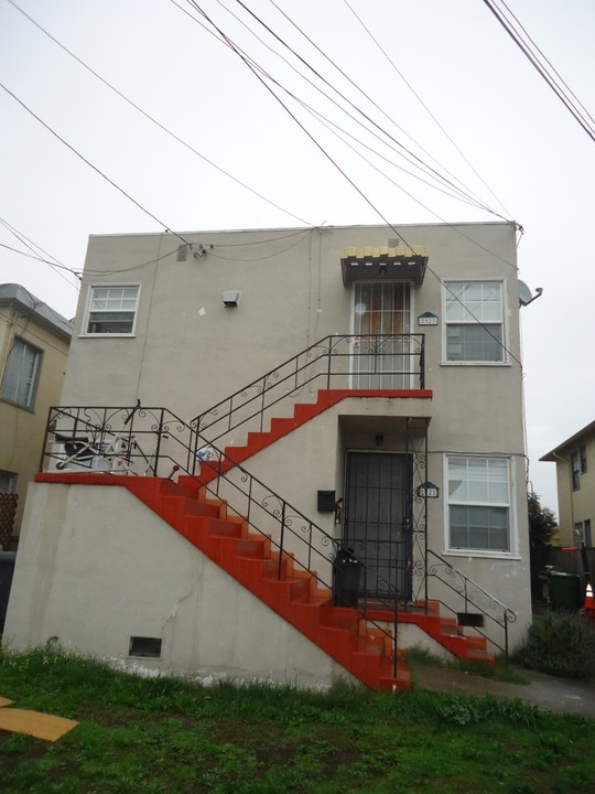 2925 Stanton St in Berkeley, CA - Building Photo