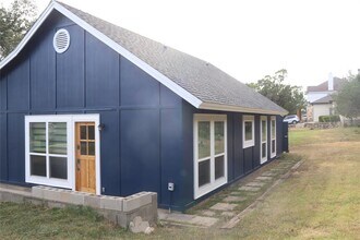 10201 Longhorn Skyway in Dripping Springs, TX - Building Photo - Building Photo