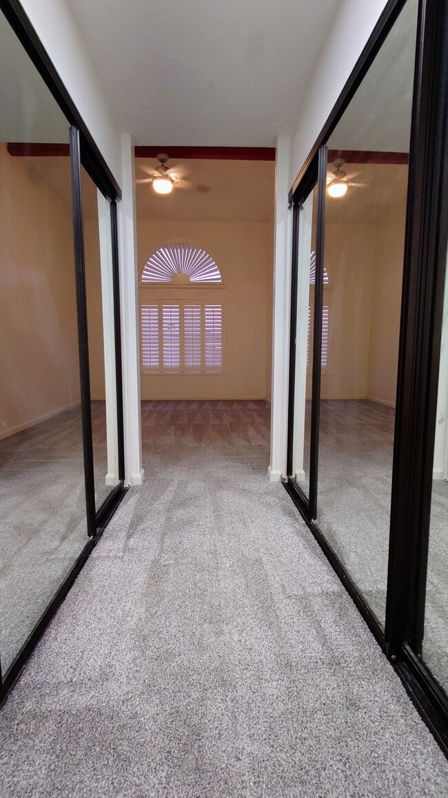 12260 Corte Sabio in San Diego, CA - Building Photo - Building Photo