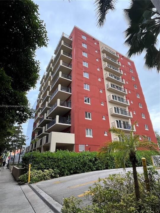 3410 Coral Way, Unit PH-01 in Miami, FL - Building Photo