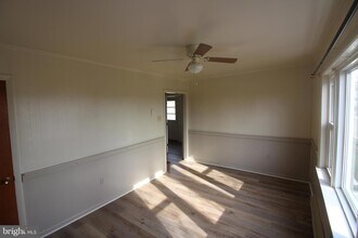 19801 Senedo Rd in Edinburg, VA - Foto de edificio - Building Photo