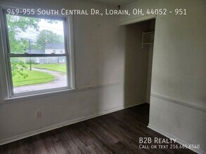 949-955 S Central Dr in Lorain, OH - Building Photo - Building Photo