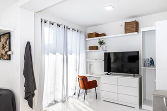 Signal Hill Studios in Kansas City, MO - Building Photo - Interior Photo