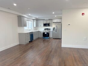 15 Baylis Ct in Tarrytown, NY - Building Photo - Building Photo