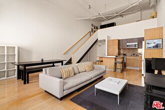 120 S Hewitt St in Los Angeles, CA - Building Photo - Building Photo