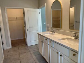 1703 Johnson Pointe Dr in Plant City, FL - Building Photo - Building Photo