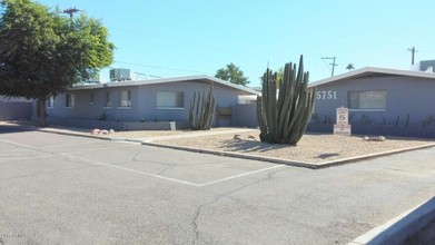 5751 E Thomas Rd in Scottsdale, AZ - Foto de edificio - Other