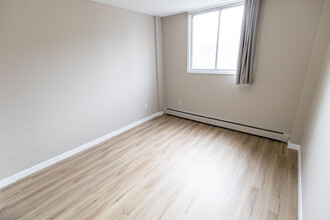 Mainstreet Place in Calgary, AB - Building Photo - Building Photo