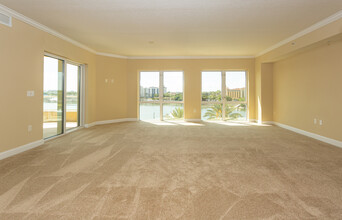 Emerson Plaza in Altamonte Springs, FL - Foto de edificio - Interior Photo