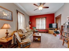 301 Angel Ave SW, Unit 1 in Watertown, MN - Foto de edificio - Building Photo