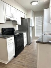 2401 Doreen St in Grand Prairie, TX - Foto de edificio - Building Photo