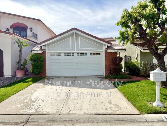 24302 Ponchartrain Ln in Lake Forest, CA - Building Photo - Building Photo