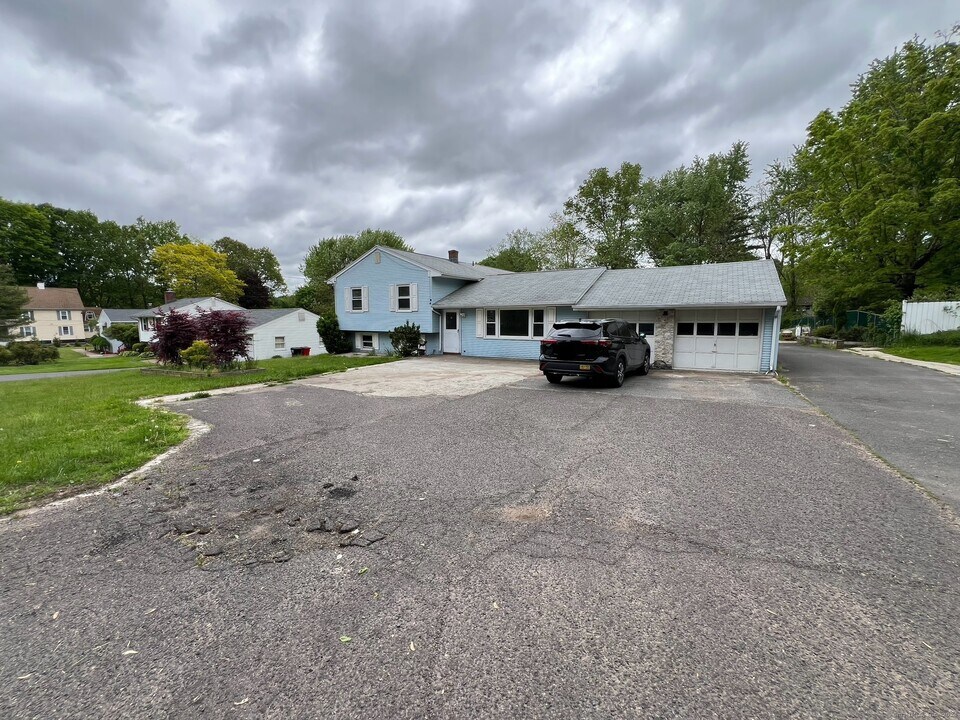 505 Church St in Wallingford, CT - Building Photo