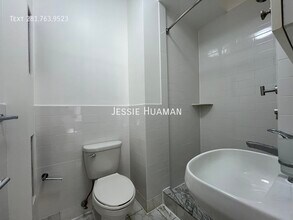 24 E 80th St in New York, NY - Building Photo - Building Photo